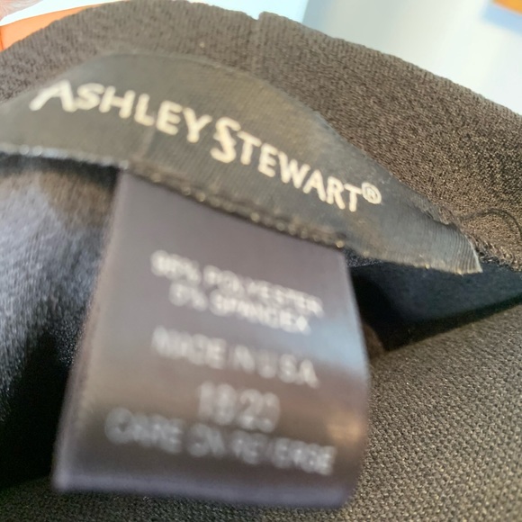 Black. Top - Picture 3 of 3